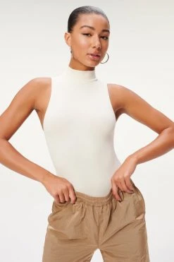 GOOD AMERICAN SEAMLESS MOCK NECK BODYSUIT | BONE001