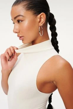 GOOD AMERICAN SEAMLESS MOCK NECK BODYSUIT | BONE001