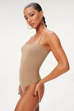 GOOD AMERICAN SEAMLESS SKINNY STRAP BODYSUIT | PUTTY001