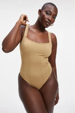 GOOD AMERICAN SCUBA CORSET BODYSUIT | PECAN001