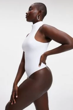 Promo 🤩 GOOD AMERICAN Bodysuits SCUBA MOCK NECK TANK BODYSUIT | WHITE001 🤩 19 GOOD AMERICAN Bodysuits SCUBA MOCK NECK TANK BODYSUIT | WHITE001