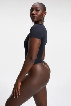 GOOD AMERICAN SCUBA TEE BODY | BLACK001 Bodysuits