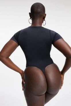 GOOD AMERICAN SCUBA TEE BODY | BLACK001 Bodysuits