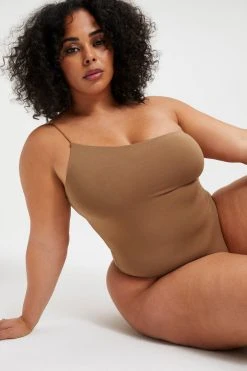 GOOD AMERICAN GOOD TOUCH ONE SHOULDER '90s BODYSUIT | PECAN001 Good '90s