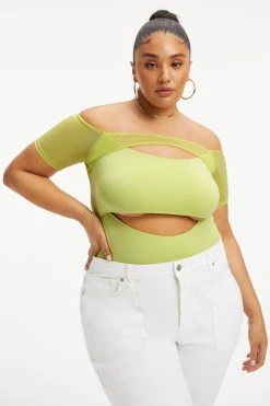 GOOD AMERICAN OFF SHOULDER CUT BODYSUIT | KEY LIME001