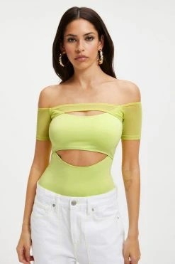 GOOD AMERICAN OFF SHOULDER CUT BODYSUIT | KEY LIME001
