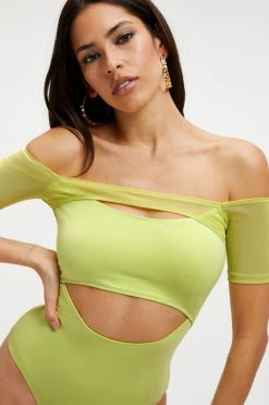 GOOD AMERICAN OFF SHOULDER CUT BODYSUIT | KEY LIME001