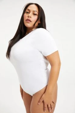 Coupon ๐ GOOD AMERICAN OPEN BACK TEE BODYSUIT | WHITE001 ๐ 37 GOOD AMERICAN OPEN BACK TEE BODYSUIT | WHITE001