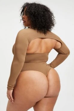 GOOD AMERICAN GOOD TOUCH CUT EXTREME BODYSUIT | PECAN001 Bodysuits