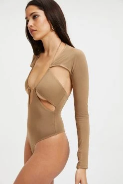 GOOD AMERICAN GOOD TOUCH CUT EXTREME BODYSUIT | PECAN001 Bodysuits