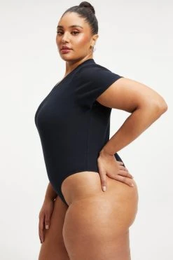 GOOD AMERICAN RIB FITTED TEE BODYSUIT | BLACK001