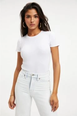 GOOD AMERICAN RIB FITTED TEE BODYSUIT | WHITE001