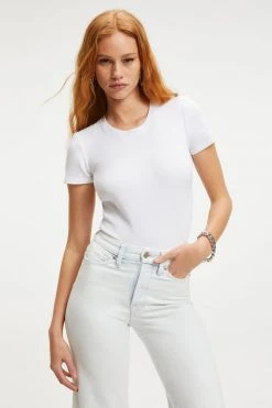 GOOD AMERICAN RIB FITTED TEE BODYSUIT | WHITE001