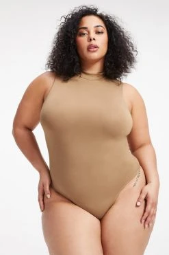 GOOD AMERICAN GOOD TOUCH TURTLENECK BODY | PECAN001