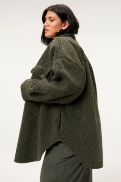 GOOD AMERICAN SHERPA SHACKET | INK001