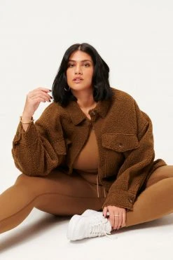 GOOD AMERICAN SHERPA SHACKET | SEPIA001