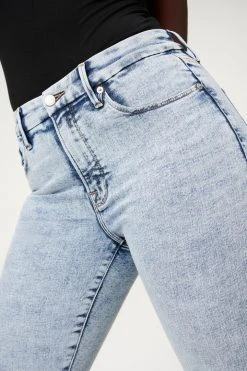 GOOD AMERICAN GOOD LEGS CROP CHEWED HEM | BLUE837