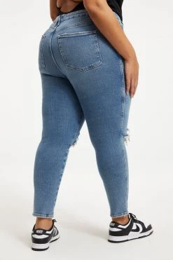 GOOD AMERICAN High Waisted GOOD CURVE SKINNY CROP | BLUE800