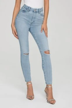 GOOD AMERICAN GOOD CURVE SKINNY CROP RAW HEM | BLUE638