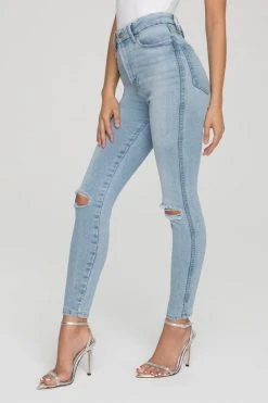 GOOD AMERICAN GOOD CURVE SKINNY CROP RAW HEM | BLUE638