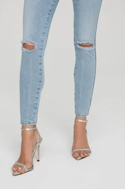 GOOD AMERICAN GOOD CURVE SKINNY CROP RAW HEM | BLUE638