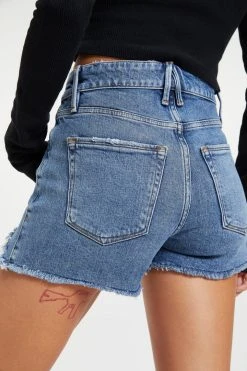GOOD AMERICAN High Waisted CUT OFF SHORT | INDIGO048