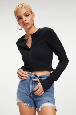 GOOD AMERICAN High Waisted CUT OFF SHORT | INDIGO048