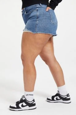 GOOD AMERICAN High Waisted CUT OFF SHORT | INDIGO048