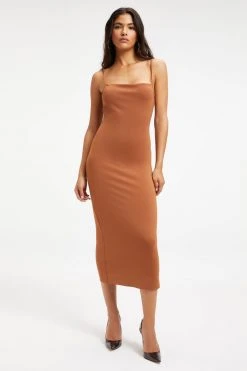 GOOD AMERICAN SCUBA SPAGHETTI MIDI DRESS | RUST001