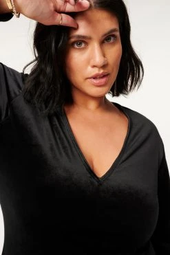 GA-FINAL VELVET DEEP V MIDI DRESS | BLACK001 Dresses