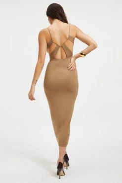 GOOD AMERICAN GOOD TOUCH '90s OPEN BACK DRESS | PECAN001 Good '90s