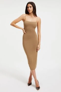 GOOD AMERICAN GOOD TOUCH '90s LACE BACK DRESS | PECAN001