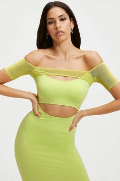 GOOD AMERICAN OFF SHOULDER CUT DRESS | KEY LIME001