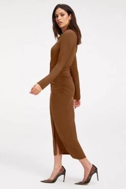 GOOD AMERICAN GOOD TOUCH BUTTON FRONT MIDI | BURNT CARAMEL002 Dresses