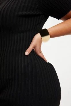 GOOD AMERICAN RIBBED OPEN BACK TEE DRESS | BLACK001