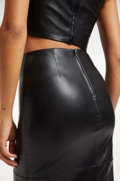 GOOD AMERICAN BETTER THAN LEATHER MIDI SKIRT | BLACK001