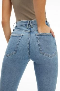 GOOD AMERICAN GOOD FLARE RAW EXPOSED BUTTON | BLUE670 Bootcut & Flare