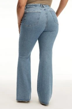 GOOD AMERICAN GOOD FLARE RAW EXPOSED BUTTON | BLUE670 Bootcut & Flare