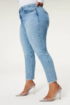 GOOD AMERICAN THE WEEKENDER JEAN | BLUE864