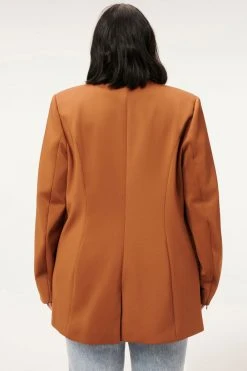 GOOD AMERICAN Tops FITTED SCUBA BLAZER | BURNT CARAMEL002