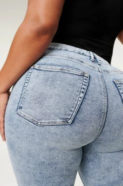 GOOD AMERICAN GOOD LEGS CROP CHEWED HEM | BLUE837