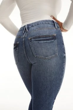 Flash Sale ⌛ GOOD AMERICAN GOOD LEGS CIGARETTE | BLUE673 ✨ 29 GOOD AMERICAN GOOD LEGS CIGARETTE | BLUE673