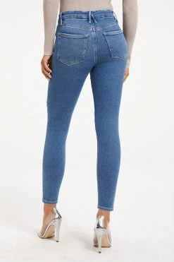 GOOD AMERICAN GOOD LEGS CROP | INDIGO009