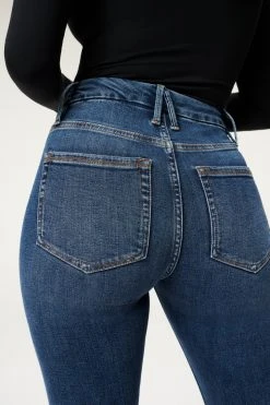 GOOD AMERICAN High Waisted GOOD LEGS CROP RAW HEM | BLUE835