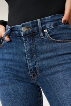 GOOD AMERICAN High Waisted GOOD LEGS CROP RAW HEM | BLUE835