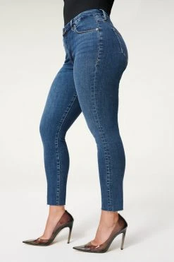GOOD AMERICAN High Waisted GOOD LEGS CROP RAW HEM | BLUE835