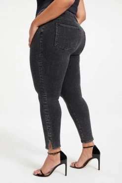 GOOD AMERICAN GOOD LEGS CROP W/ MINI SLIT | BLACK261 High Waisted