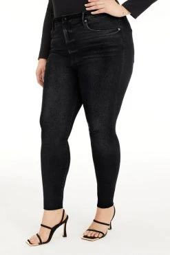 GOOD AMERICAN High Waisted GOOD LEGS RAW HEM | BLACK184