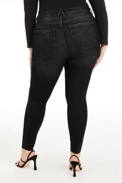 GOOD AMERICAN High Waisted GOOD LEGS RAW HEM | BLACK184