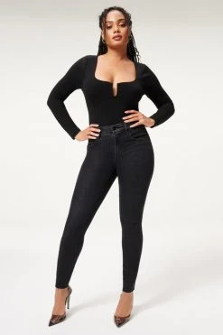 GOOD AMERICAN High Waisted GOOD LEGS RAW HEM | BLACK184